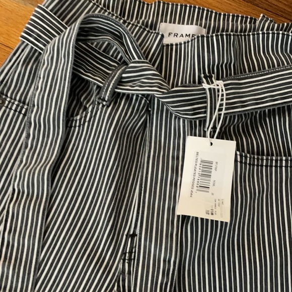 Frame belted pleated pegged Jean - Picture 2 of 2